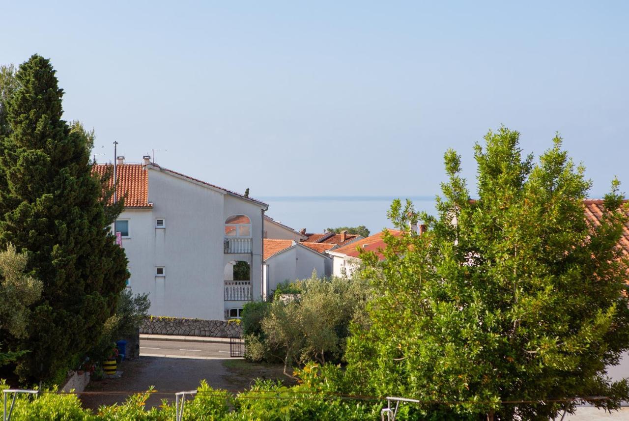 Apartments Petra Krk Town Eksteriør bilde